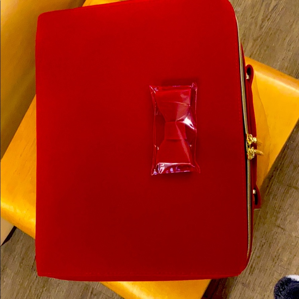 Estee Lauder Red Velvet Cosmetic Makeup/Train Case